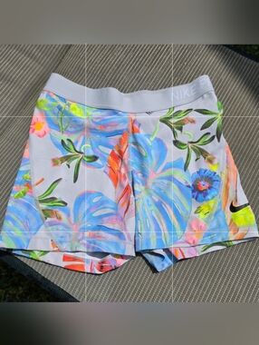 Nike PRo Hyper Femme Women's Tropical Print Athletic Shorts M
